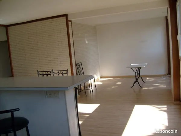 Appt 75 m² 2 ch + garage + parking, cave et jardin arboré -