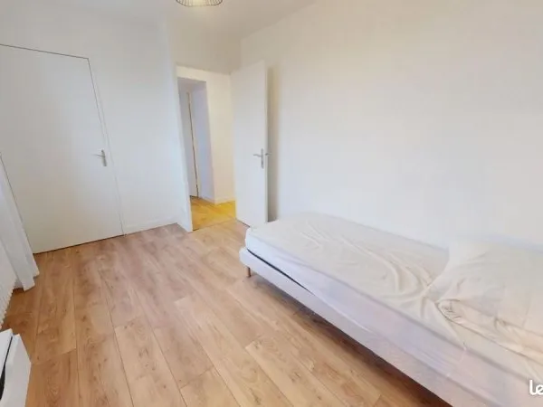 Chambre 5 pièces 76 m²