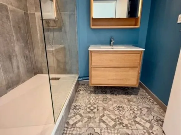 Appartement 80m2 refait à neuf - balcon, garage
