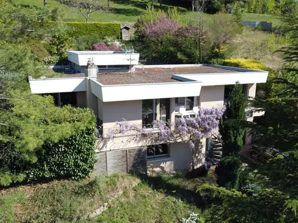 Villa atypique et coup de coeur 162m2 avec dépendances, terr