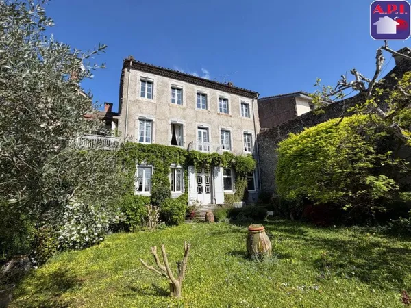Maison 11 pièces 397 m²
