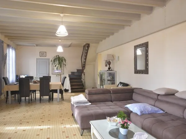 Ancien bar et hôtel proche de Coutras avec gros potentiel de création de logements