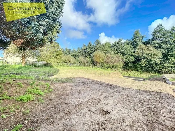 Terrain 739 m²