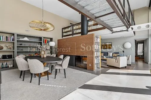 Maison 9 pièces 308 m²