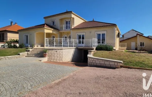 Maison 8 pièces 180 m²