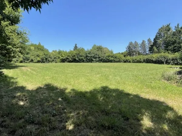 Vailly sur Sauldre, terrain de 2431 m2 constructible
