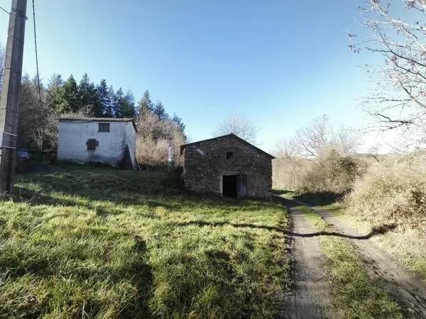 Maison avec grange et terres agricoles