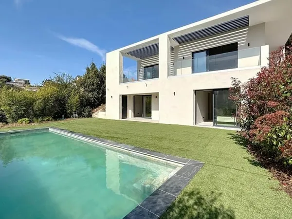 Super Cannes : Villa de prestige avec piscine.