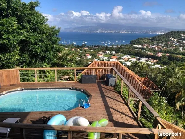 F2 vue mer, piscine entièrement rénové