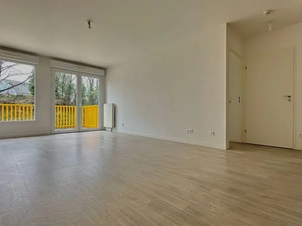Appartement 3 pièces + 2 places de stationnement - PETIT-COURONNE