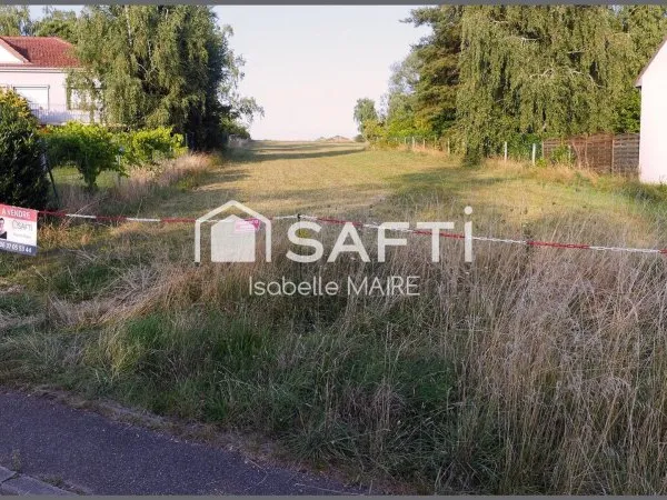 Grand terrain constructible à LAUDREFANG