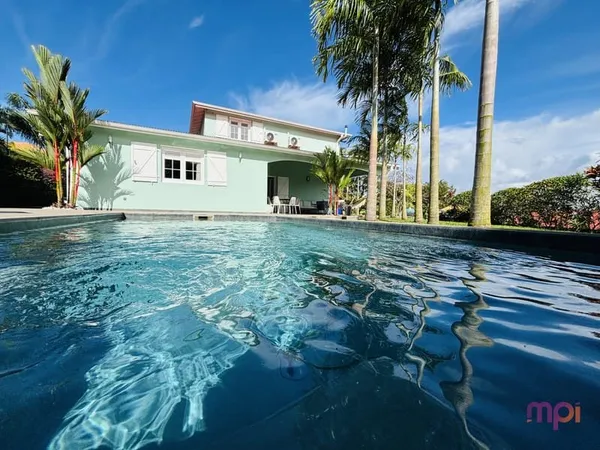 TRES BELLE VILLA T4 A RIVIERE-SALEE
