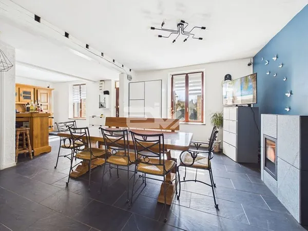 Jolie Maison ancienne en pierre avec beaucoup de cachet, terrain, dépendance proche des commodités d