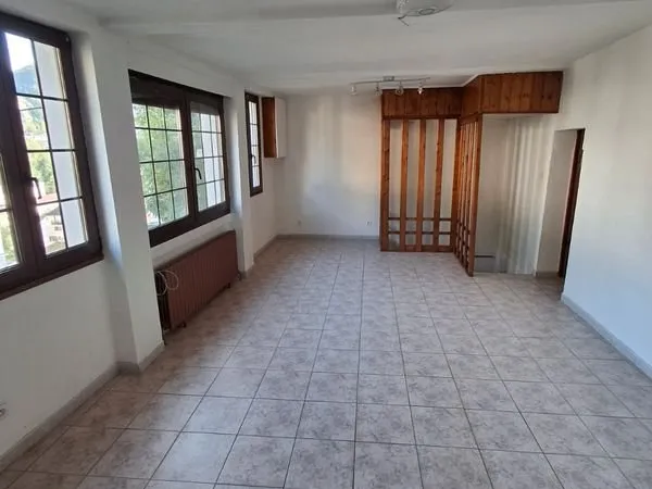 Triplex 85 m2 avec terrasse privé à louer