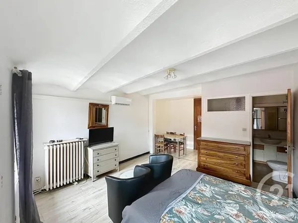 Bâtiment 1 pièce 123 m²