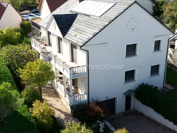 Maison 10 pièces 258 m²