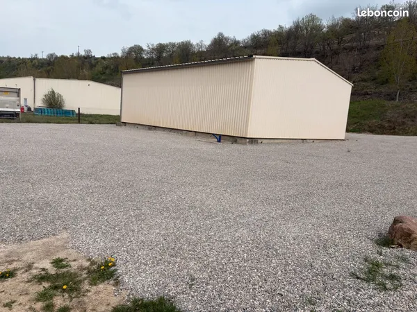 Location hangar