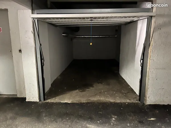 Garage Cassis ( Les 3 Caravelles ) - Fermé et Sécurisé - 17 m2