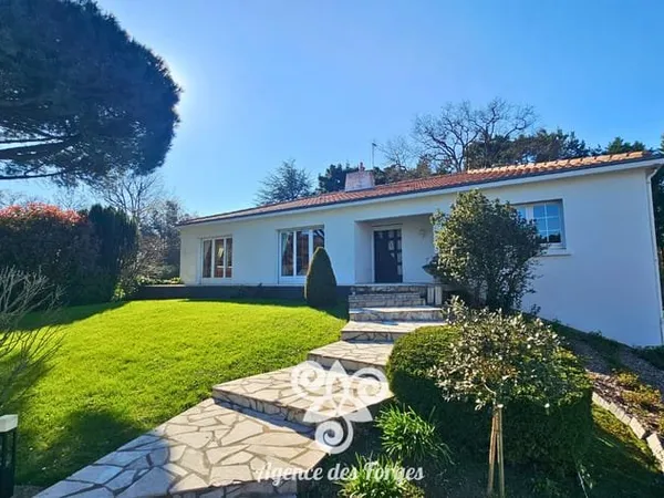 Maison 4 chambres - Sous-sol total - 1726m² de terrain - Vallet