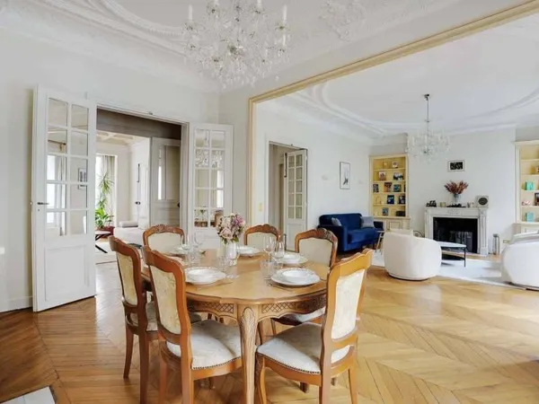 Appartement 5 pièces 191 m²