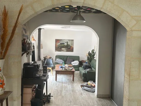 Loue chambre meublée