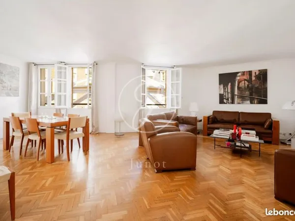 Appartement 7 pièces 157 m²