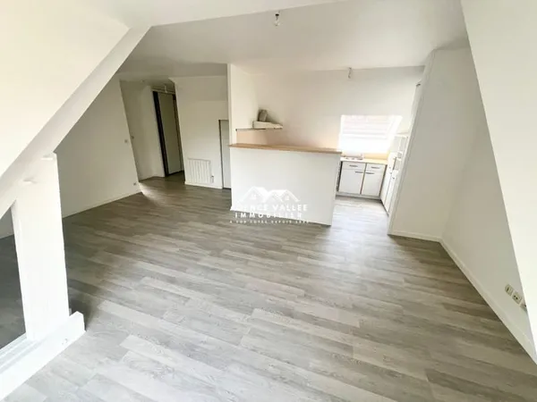 F2 de 67m² au sol, 46m² hab. + place de parking + cave