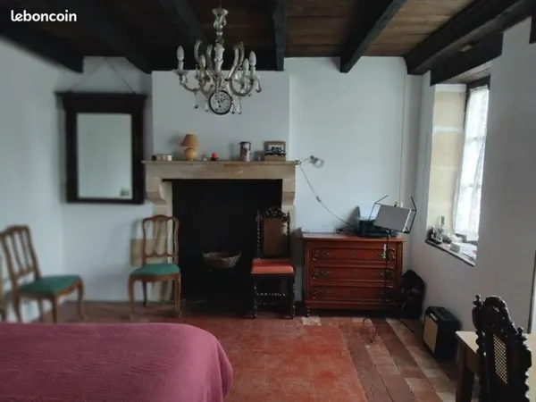 A VENDRE: A Nolay - 23 KM de Nevers Ancienne fermette de 1835, rénovée 2 chambres ,salle de séjour s