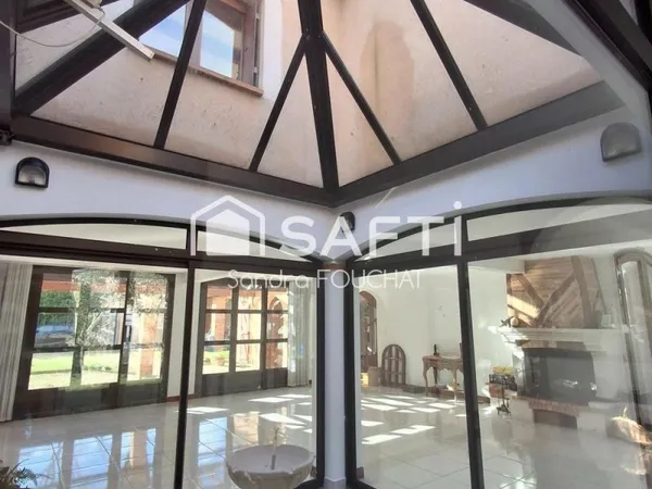 Maison 7 pièces 252 m²