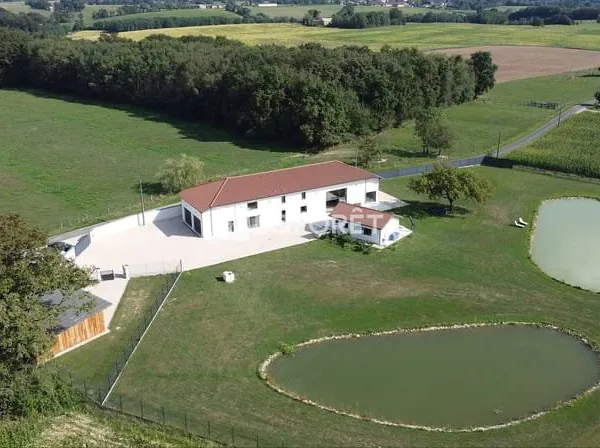 Villa 14 pièces 417 m²