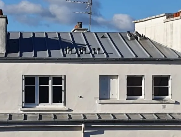 Hypercentre de Brest, appartement T1 Bis dernier étage dalle béton.