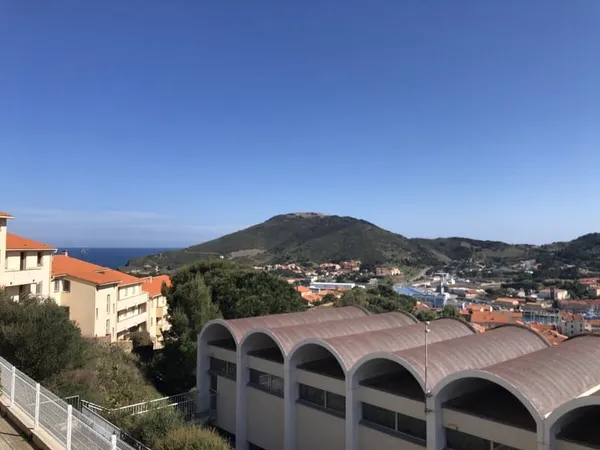 À vendre à Port-Vendres : grand appartement deux pièces