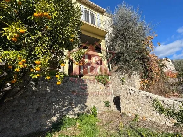 EXCLUSIVITÉ: Maison de village 4 p avec jardin