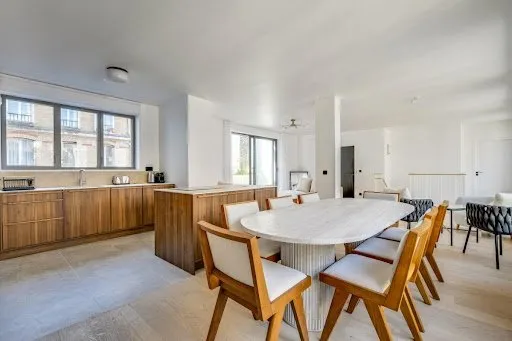 Appartement 3 pièces 142 m²