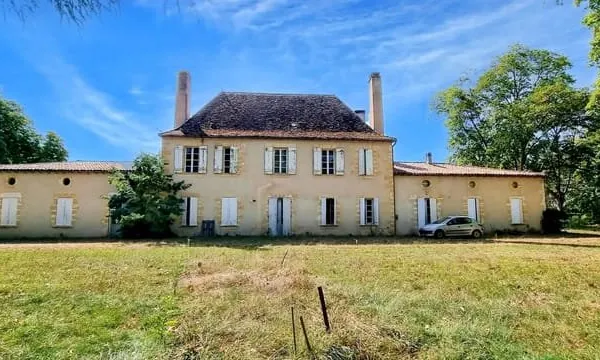 MAISON DE MAITRE