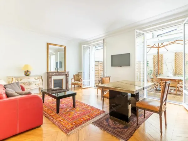 PONT DE L'ALMA - 2 CHAMBRES - TERRASSE - 75007