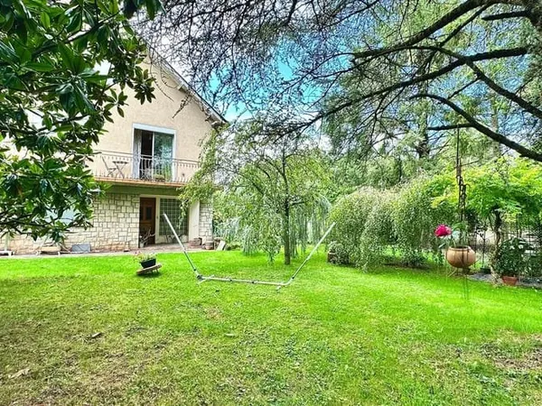 Maison 8 pièces 205 m²