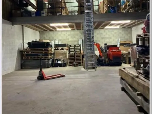 Local d’activité et entrepôt Location Val d'Oingt 1p 250m² 1400€