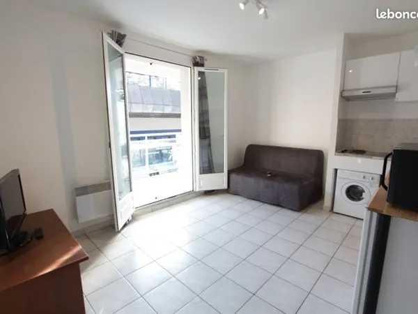 Studio avec Parking et Balcon au pied de la gare