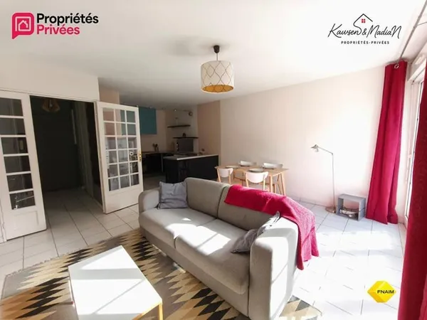 Appartement 2 pièce(s)/ quartier Bordeaux Saint-Seurin Fondaudège avec parking et cellier