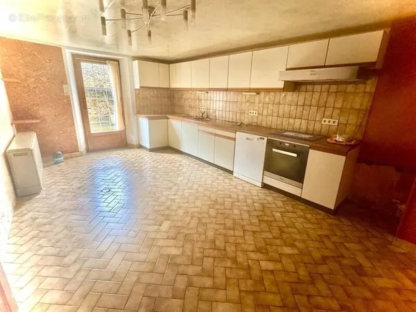 Maison à vendre à Breux (Meuse) - Proche Belgique et Luxembourg - Maison avec terrain et combles amé