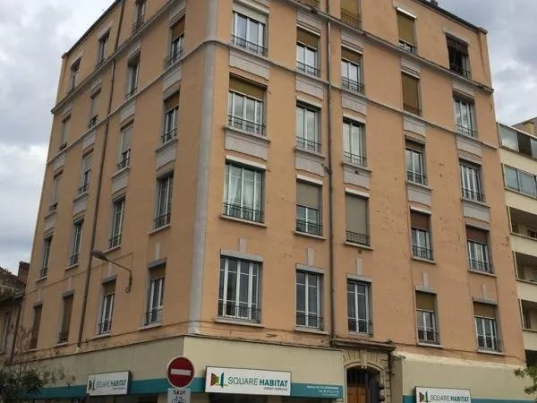 239 COURS EMILE ZOLA