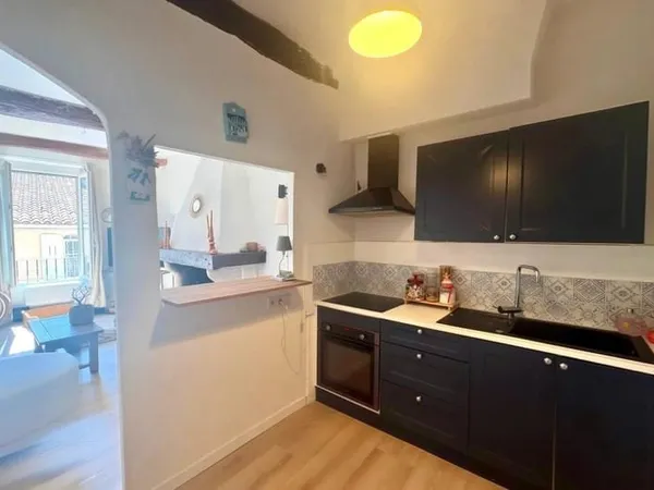 A vendre au coeur de Grimaud, maison de village pleine de charme avec 3 chambres