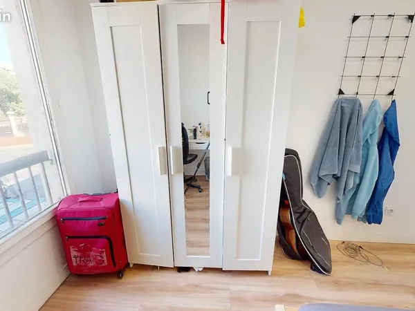Chambre 5 pièces 84 m²