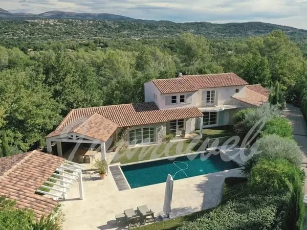 DOMAINE DE TERRE BLANCHE TOURRETTES - BELLE VILLA DE 259 M² TERRAIN 2756 M²