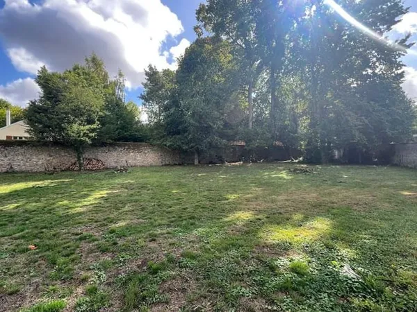 Terrain 701 m²