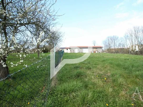 TERRAIN DE 820M2