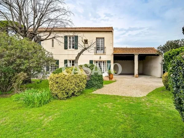 Vente Maison 6 pièces de 153m² - 13200 Arles