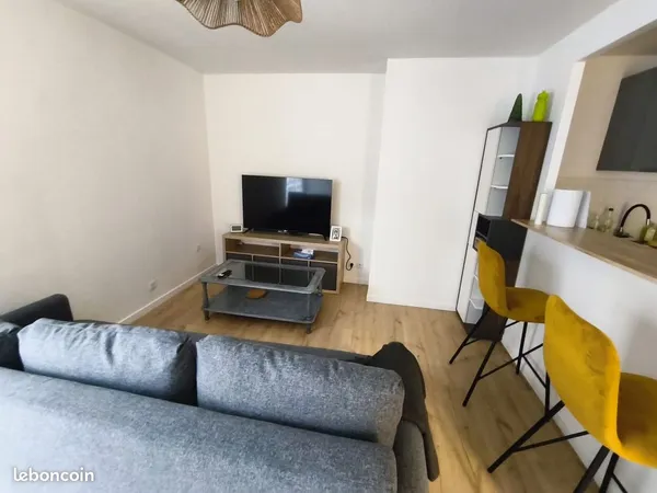 Joli T2 avec parking situé à saint Denis Pleyel 1149,63E charges comprises