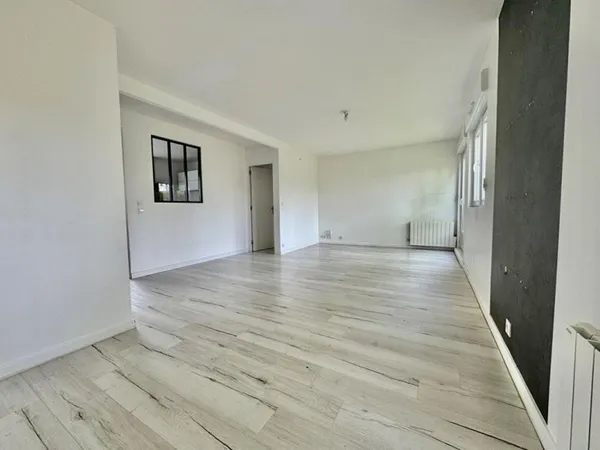 Appartement Amiens SUD 3 pièce(s) 71.40 m2 2 chambres , 2 places de parking, jardin